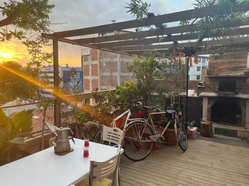 Central Apartment Kadikoy Terrace Bbq Close 2 Block Ferry Bull Metro Nighlife Istanbul Exterior foto